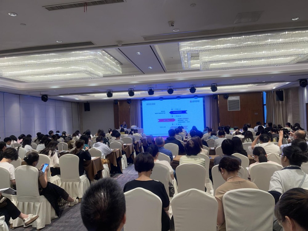 စဉ်ဆက်မပြတ် လေ့လာသင်ယူမှုသည် ရေရှည်တည်တံ့သော တိုးတက်မှုနှင့် တိုးတက်မှုအတွက် မရှိမဖြစ်လိုအပ်ပါသည်။